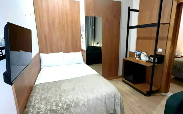 Classic Triple Family room with view · Banovani Hotel — photo 6