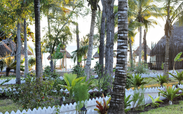 Отель Aya Beach Bungalows