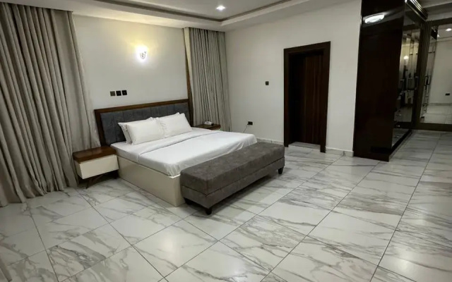 Отель De James Hotels and Suites