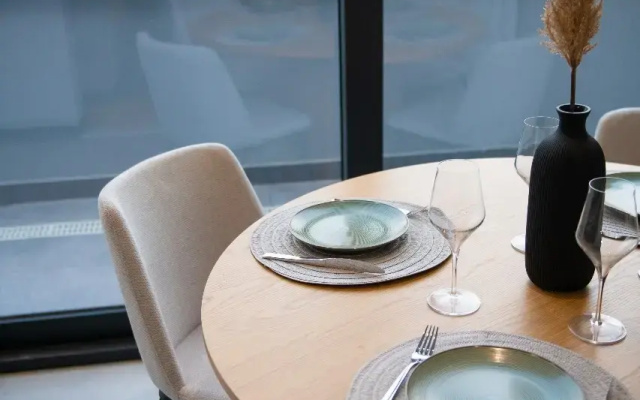 2 Bedrooms Penthouse Terrace Suite with Kitchen · Gratus Aparthotel Tbilisi — photo 11