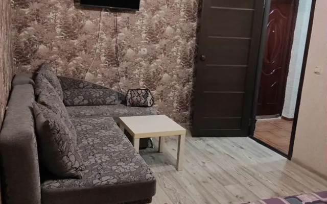 Квартира Чистая и Уютная в Рaйоне Семeйнoгo Мaгнитa