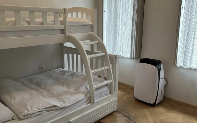 Guest rooms · Tbilisi — photo 24