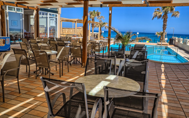 Апартаменты Seafront Beach Hotel