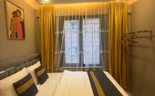 Апартаменты Warm cozy studio near the metro station