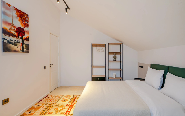 Trekhkomnatniye Niabi Mansard Apartments · Tbilisi — photo 18