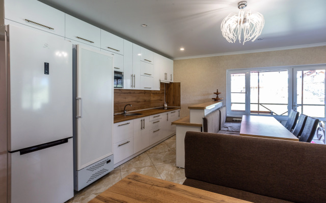 Lavina Guest House