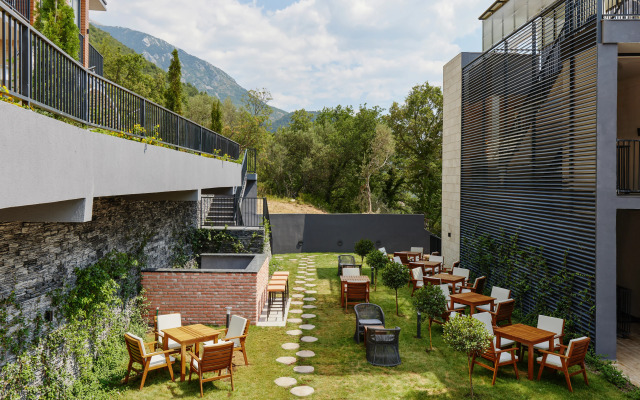 Апарт-отель Bayview Hills Luxury Residences