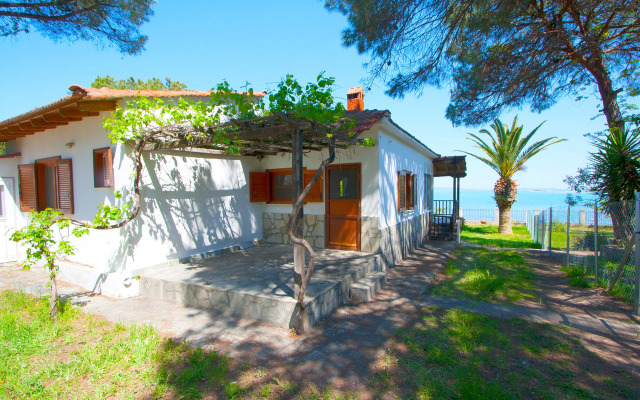 Вилла Docker BeachFront House Vourvourou