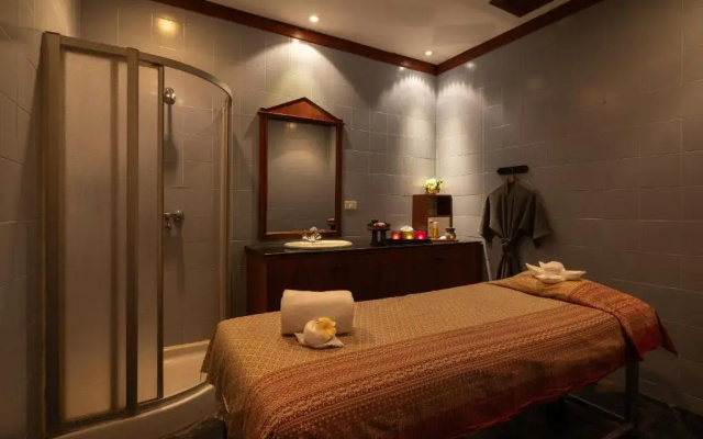 Отель Royal Phuket City Hotel