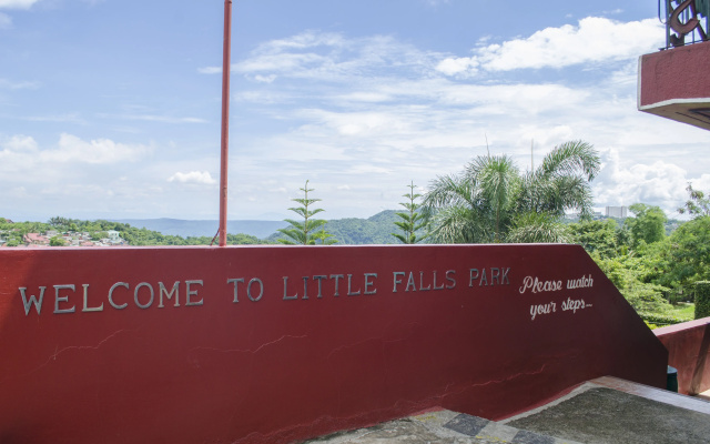 Отель Little Falls Inn