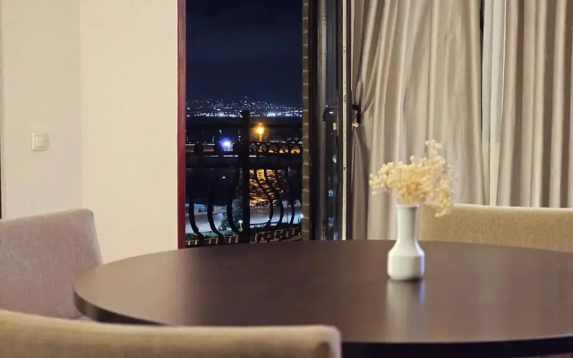 Отель Crown Suites
