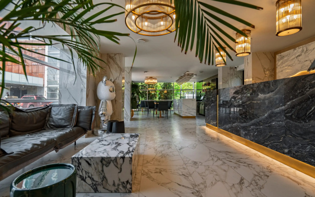 Отель BOUTIQUE HOTEL EMBARGO