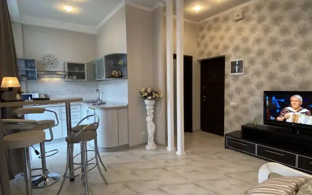 Квартира Улучшенная с Классным Ремонтом на Рыбацком Причале