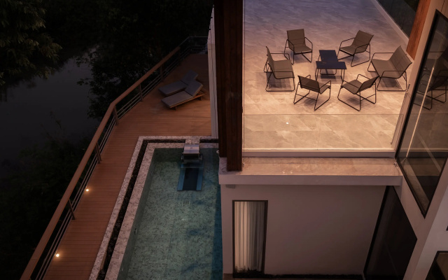 Вилла Lakefront 5BR Luxury elevator pool cinema