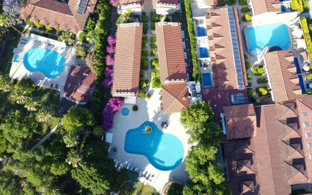 Отель Aydos Hotels & Breeze Restaurant