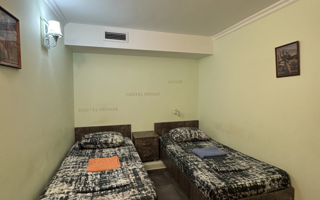 Standard room (shared bathroom) · Voyage Hostel — photo 3