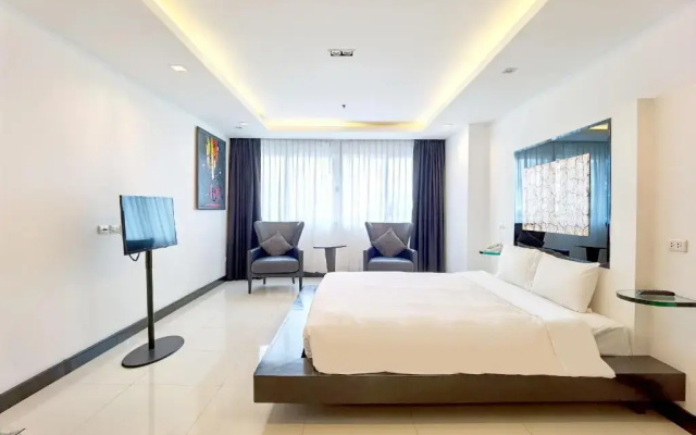 Отель Nova Suites Pattaya by Compass Hospitality