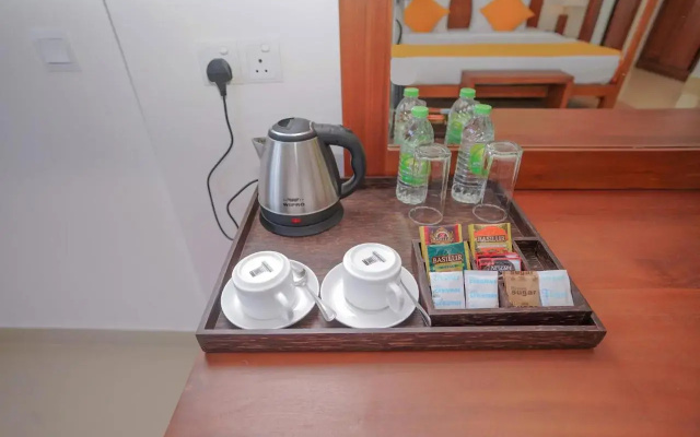 Отель Breeze Pasikudah Resort