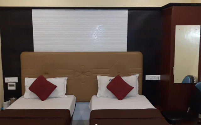 Отель Aakash Residency