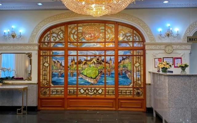Отель «Версаль»