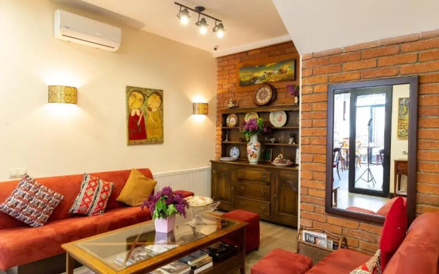 Guest rooms · Tbilisi — photo 33