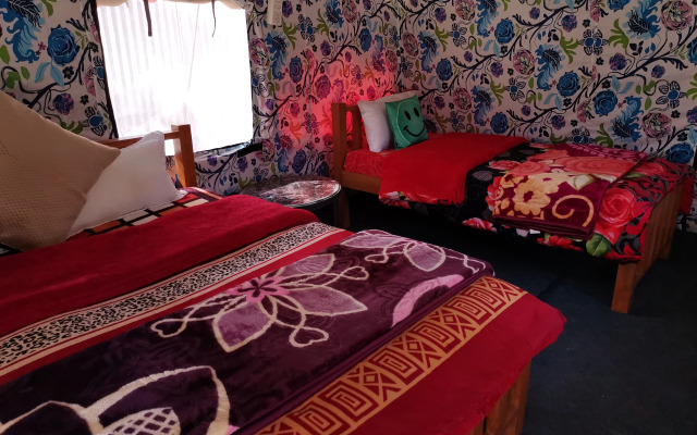 Кемпинг Gezellig Inn - Dewed Camp