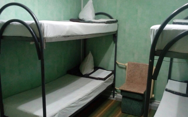 Gnezdo Mira Hostel