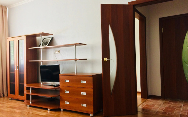 Apartment on Aviatorov 25