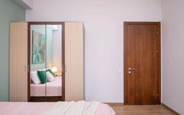 Apartments with a Stunning View of the City and the Park