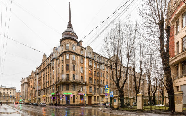 Апартаменты  1912 с видом на крыши Петербурга