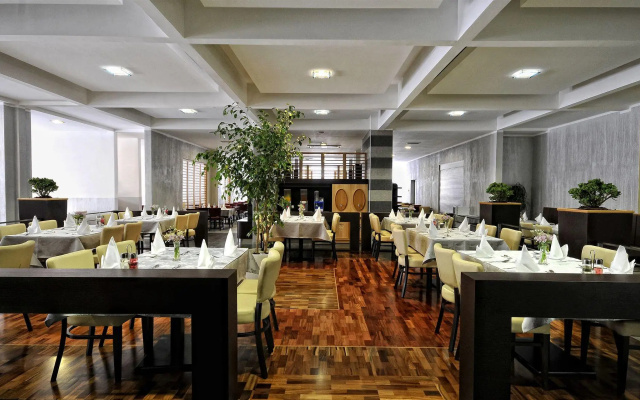 Hotel Tara