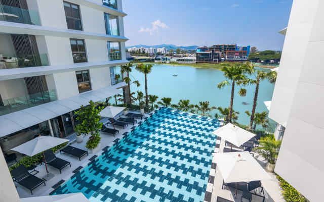Апарт-отель The Aqua luxury waterfront by Tropiclook