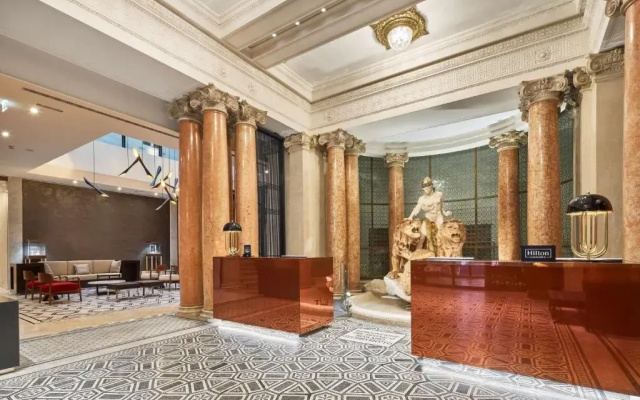 Отель Double Tree by Hilton Trieste