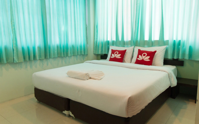 Отель ZEN Rooms Mahachai Khao San