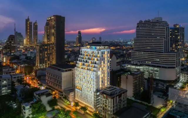 Отель Mercure Bangkok Surawong