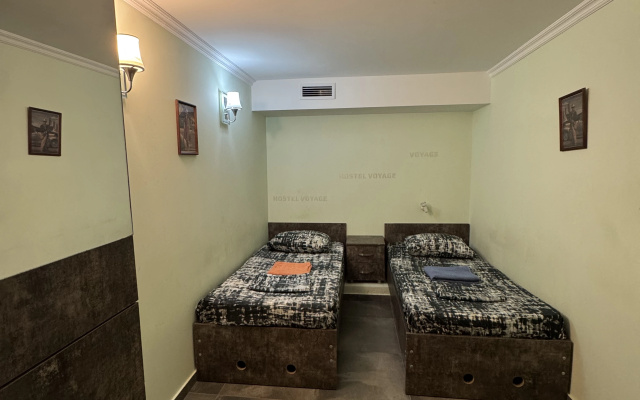 Standard room (shared bathroom) · Voyage Hostel — photo 5