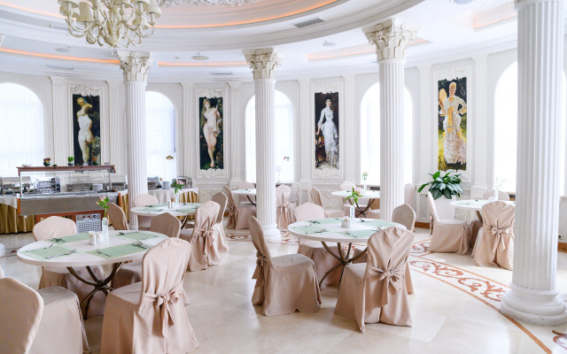 Отель Grand Wellness Hotel & Spa 5*