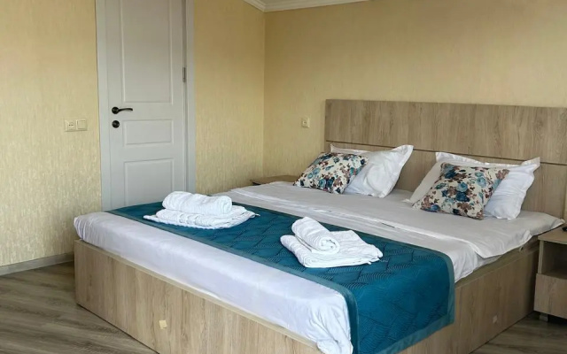 Guest rooms · Tbilisi — photo 12