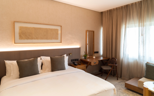 Курортный отель ERTH Abu Dhabi Hotel