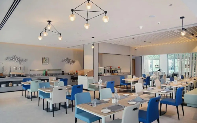 Отель Lemon Tree Hotel Jumeirah Dubai