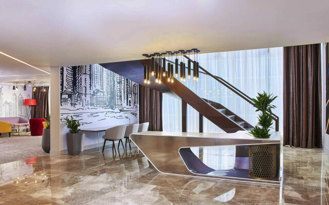 Отель Mercure Suites Dubai Barsha Heights 1