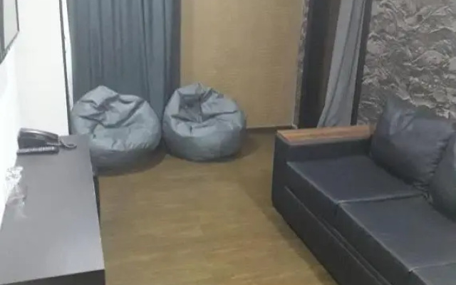 Luxury Quadruple room · West Tower Hotel — photo 2