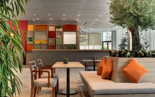 Отель IntercityHotel Dubai Jaddaf Waterfront