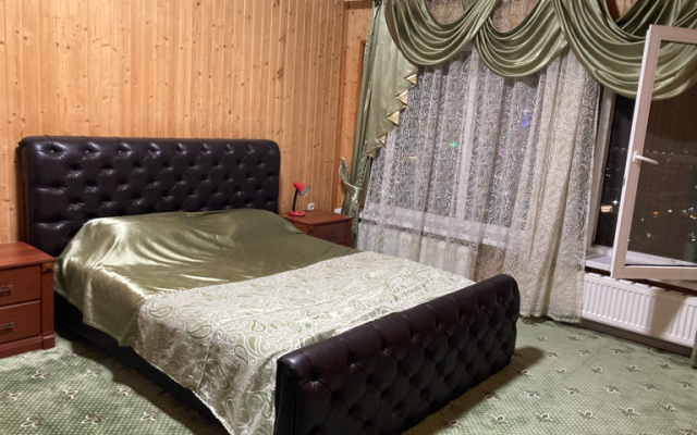 Частный дом у Подножья Горы Тарки