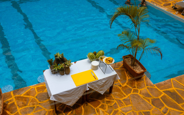 Курортный отель Canary Hotel & SPA