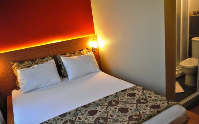 Antique Hostel 