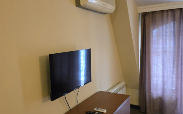 Guest rooms · Batumi — photo 10