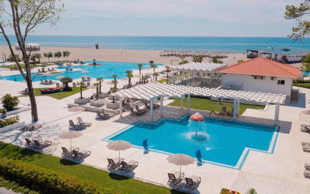Курортный отель Azul Beach Montenegro