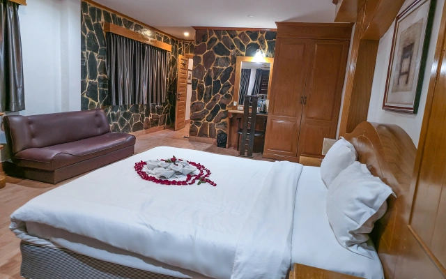 Отель Saba Suites Patong Phuket