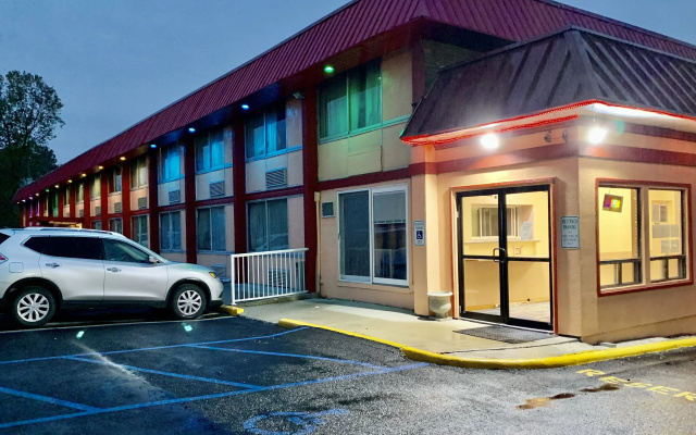 Отель Red carpet Inn & Suites